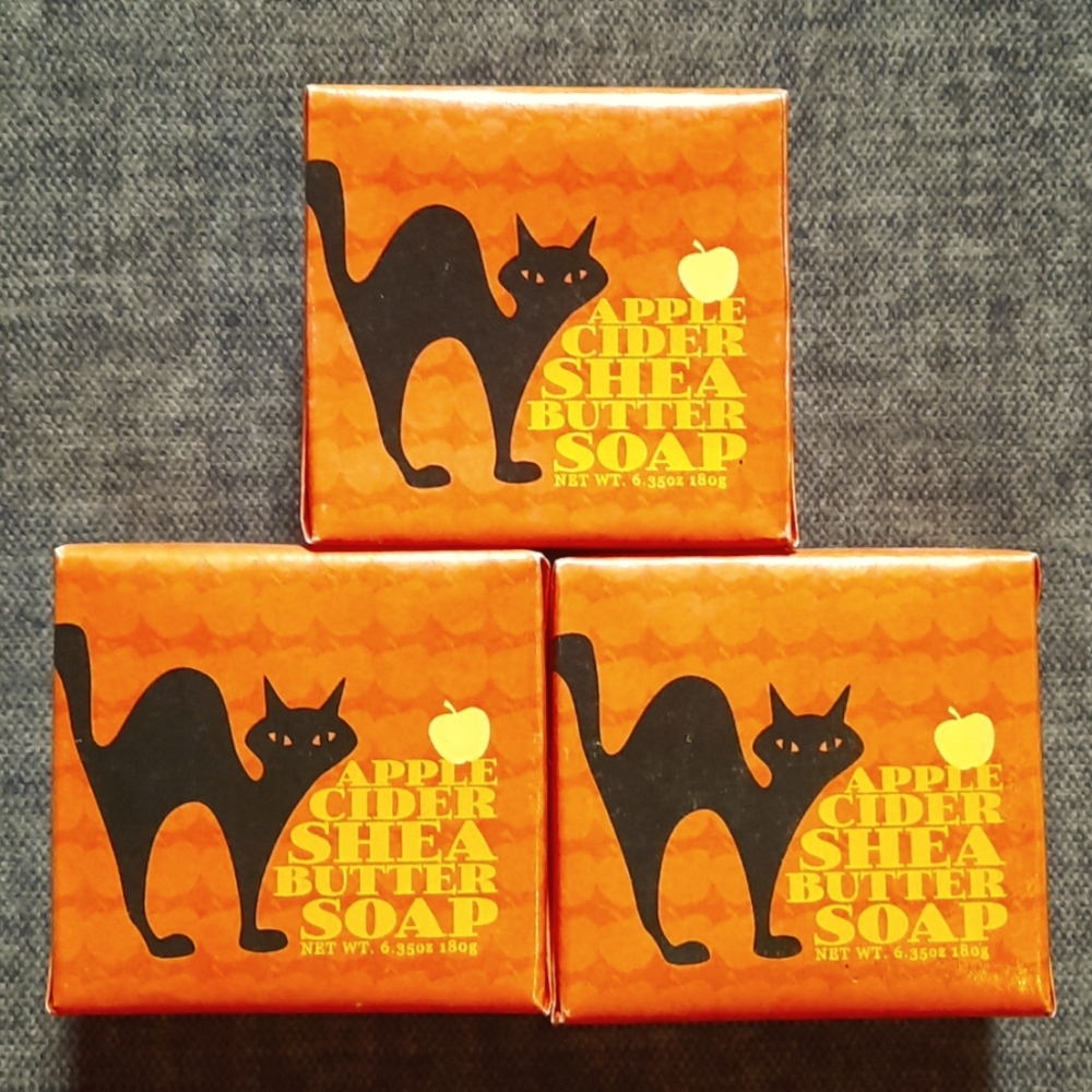 Apple Cider Shea Butter Spa Bar Bath Soap Set 6.35oz Bars Halloween Black Cat